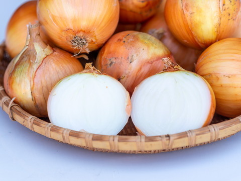 【赤玉ねぎ5玉入り】料理の彩りのために！淡路島の玉ねぎ！5ｋｇ【ひょうご安心ブランド認証】１日1.5個食べる方へ