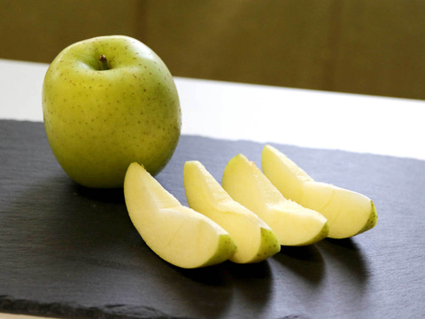 真冬の爽やかな甘味!王林🍏青森りんご4.5kg(18~28玉)