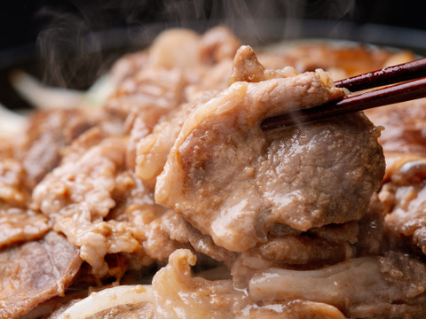 『父の日ギフト黒豚バーベキューセット』
☆焼肉用5ｍｍスライス（肩ロース・ロース・バラ各200ｇ）
☆無添加フランクフルト（130ｇ×2）
☆黒豚ジンギスカン　（300ｇ）