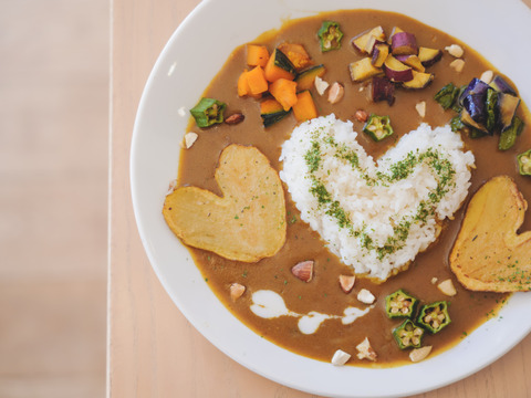 ハートのジャガイモが入った有機野菜カレーのセット