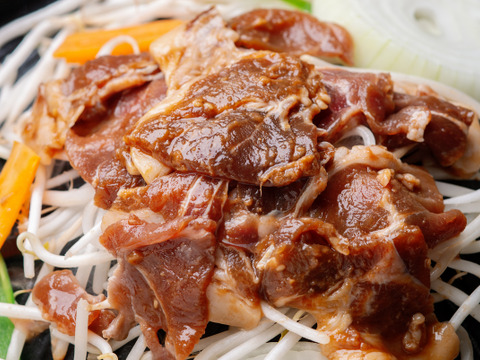 『母の日ギフト　黒豚バーベキューセット！』約2〜3人前用
☆焼肉用5ｍｍスライス（肩ロース・ロース・バラ　各200ｇ）
☆無添加フランクフルト（130ｇ×2）
☆黒豚ジンギスカン　（300ｇ）