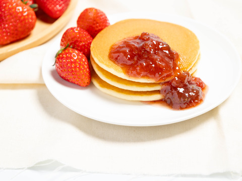 ゴロっと！たっぷり！まるごとイチゴジャム🍓　 2本セット　140ｇ×2