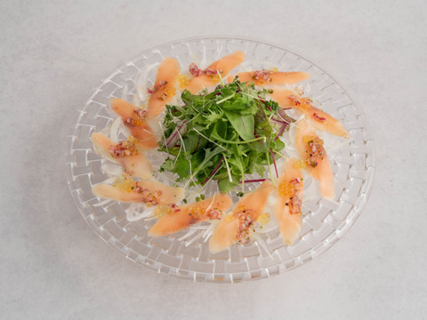 香り、味わい、食感の三重奏！本桜鱒のスモークサーモン三種食べ比べセット