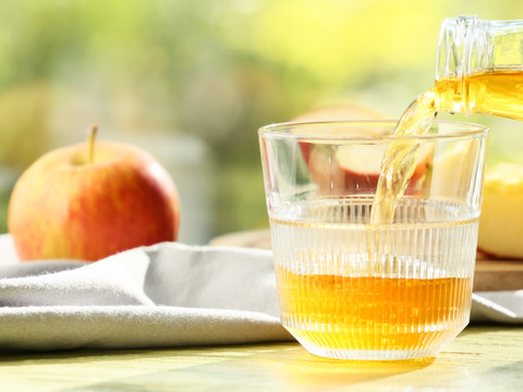 特別栽培りんご🍎ｽﾄﾚｰﾄ果汁100%の無添加りんごジュース こうとく・ふじ飲み比べ6本セット お届け希望日・熨斗対応可能✨【父の日ギフト】【御中元】におすすめ👍希少品種