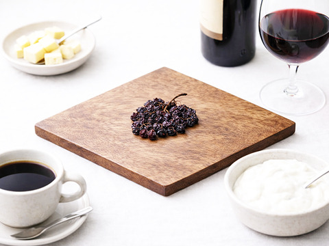 【ドライフルーツ】凝縮された甘さ！軸付き干しぶどう（デラウェア、約100g）