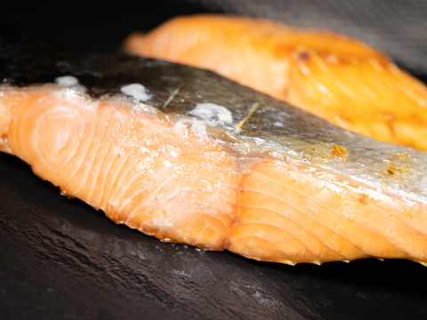 【４種食べ比べ】北海道知床産の鮭切り身４種味比べセット（塩麹・醤油麹・西京味噌・新巻鮭）完全無添加！