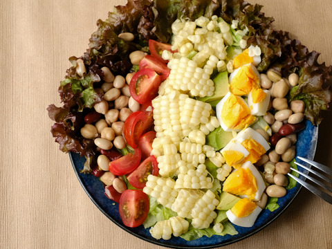 【スッキリとした甘さ・果汁たっぷり・生食可】白いとうもろこし4.5kg　（10～14本）スイートコーン　ホワイトコーン