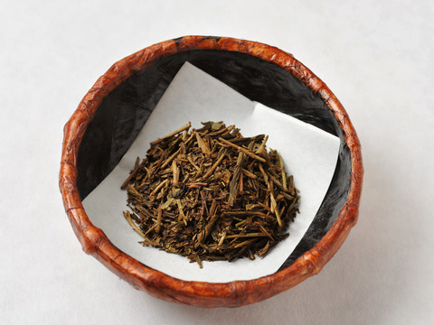無農薬　極上ほうじ茶　自家製園　１００g入り　一番茶の遅れ芽のみ使用！