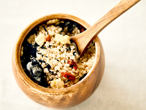 🌾令和6年新潟産コシヒカリ使用🌾食物繊維が摂れる【korekuttokemai/美肌・腸活】1合×7P