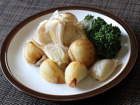 格安！訳あり品!!　北海道しれとこ産　少し発芽にんにく100ｇ～