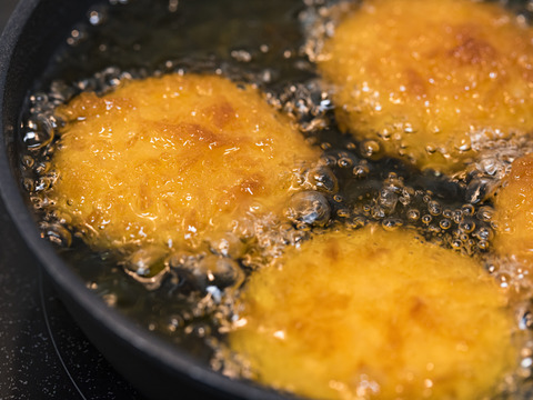 陸マグロ（オカマグロ）大間牛100％メンチカツ２パックセット