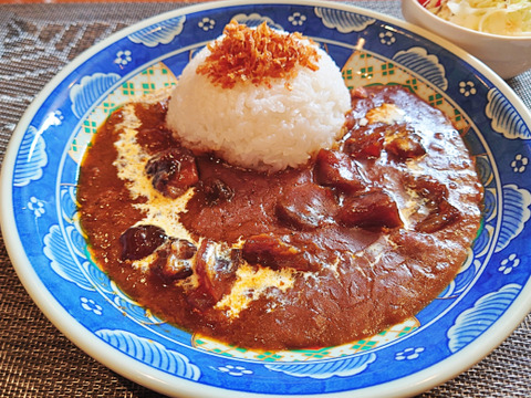 【牛すじカレーセット】赤身肉付の牛すじ肉500ｇとじゃがいも１kg（メークイン：土付き）セット