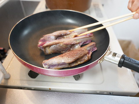 【煮込み料理に】大槌鹿プレミアムアバラ肉(スペアリブ) 200g×1パック 鹿肉