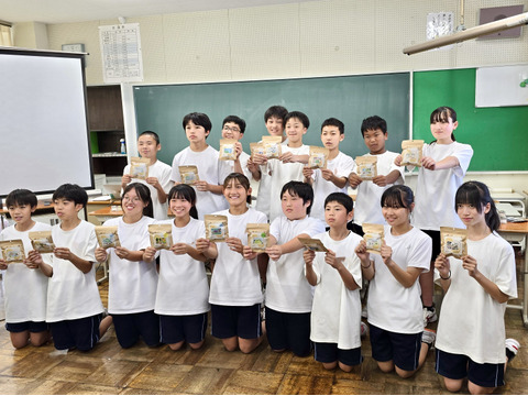 酒田やわた復興せんべい １袋 25g（デザインは17種類の中からランダムになります） - 山形県酒田市の被災農地で手刈りで収穫したお米で作ったせんべい