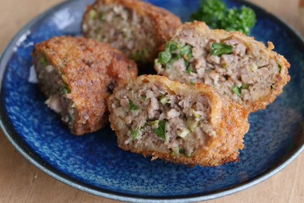 ねぎが主役!?小ねぎたっぷり!!「ねぎと豚ひき肉のメンチカツ」