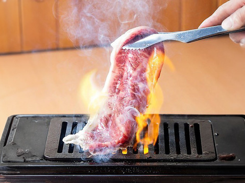 【在庫限り】BBQで大活躍！10秒焼き［ 肩ローススライス 320g ］（２人前）鹿児島県 黒毛和牛 牛肉 さつま福永牛 受賞歴多数［ お取り寄せ 肉  牛肉  花見 おすすめ  特別価格 ］