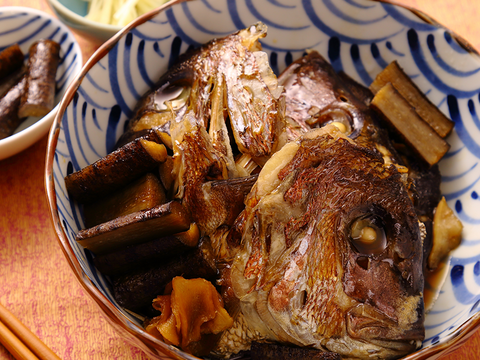 【朝市限定】とろけるような柔らかさの真鯛！旨味をたっぷり味わって欲しい！１〜1.2kg【皮あり】