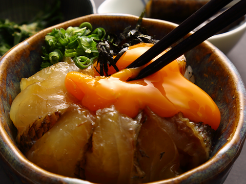 【父の日ギフト】脂乗り抜群の鯛！刺身や漬け丼で味わい尽くす♪＜３枚おろし・皮なし＞