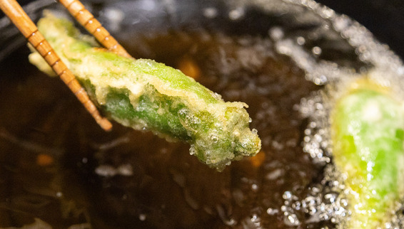 天ぷらでサクとろ食感！　万願寺とうがらしの揚げ方
