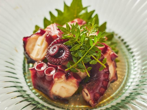 【旨さが違う】真蛸/鳴門海峡/大きめ/原体1.3~1.7kg/足だけ４本【冷凍】