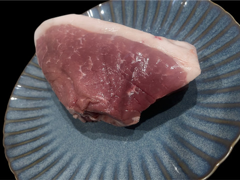 『チャーシューや煮豚、煮込み料理に』黒豚もも肉500ｇ×２　使い勝手の良いブロック肉！！