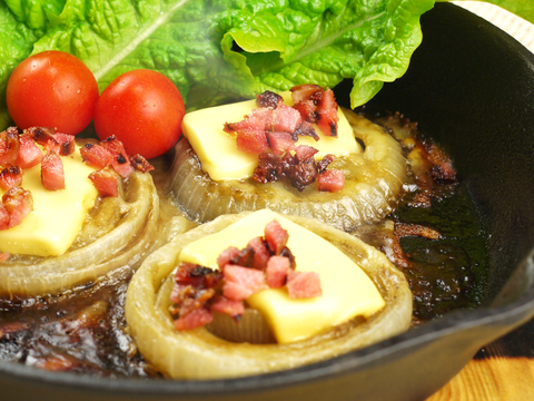 長崎県諫早市長田産 葉付き甘玉ねぎ（葉約15cm）
葉まで食べられるよう農薬使用を抑えて栽培
Mサイズ 10個 約1.5kg