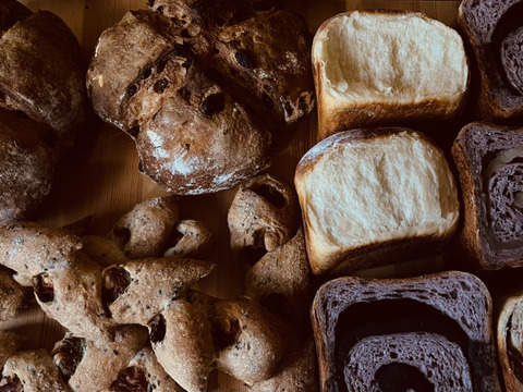 【希少種】挽立て全粒粉◎バラエティパン詰め合わせ◎小麦農家民宿の朝食パンセット