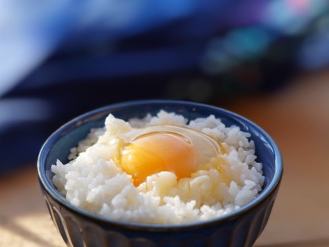 朝食のお供に！卵臭さがないのに濃厚な味わい。北海道の平飼い卵　ななエッグ　２４個入りセット（6個☓４パック）
