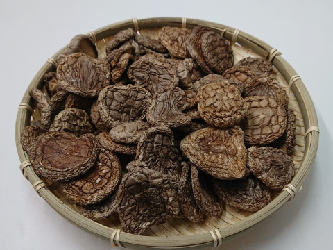 お買い得・乾燥物お試しセット！（炊き込みご飯の素ごちそうごはん×3個・乾燥しいたけ丸×1個・スライス×1個）