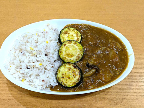 【埼玉県産】今が旬‼お徳用ズッキーニ　(8~9本　約2.5㎏)