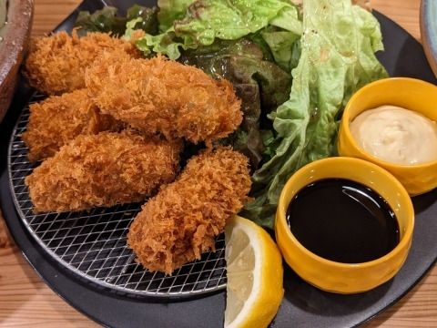 牡蠣好き歓喜の20%増量中！（500g）×3袋 【生牡蠣】【生食用】三重県産 浦村かき むき身 牡蠣 総重量1.5キロ
生で食べれる衛生的な牡蠣です。 お歳暮 熨斗 新年会 女子会 母の日ギフト
