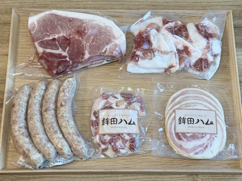 〖放牧豚・デュロック純粋種〗多彩な味わい！バラエティセット「満腹」 精肉お任せ1kg＋ハム加工品1,2kg＋豚小間600g