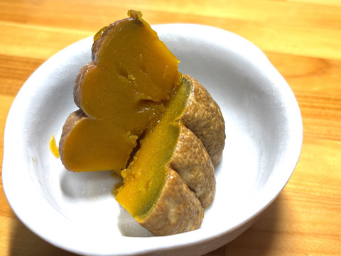 今期最終【自然栽培🍀在来種🎃秋田早生菊かぼちゃ１個・約1Kg】ほっくり甘うま！使い切りサイズ