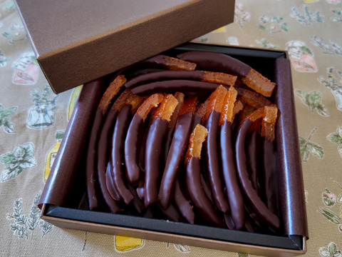 【甘夏ピールショコラBOX】特別な贈り物にも、自分へのご褒美にもおすすめのチョコレート!!