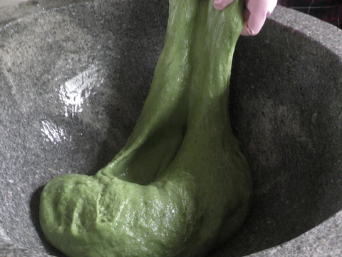 【冬ギフト】【年末～お正月/予約用】純極上！『香るヨモギ餅』１２個入（900g）