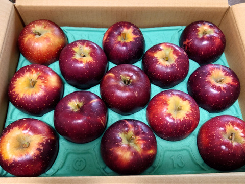 次は来年です🍎【色も濃い味も濃い】秋映3キロ箱6玉〜15玉サイズ 商品ID42530 りんご3兄弟 9月 10月 長野県 信州 安曇野 リンゴ 幻 幻のリンゴ 予約 希少 旬