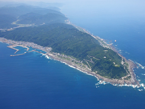 【炙り鰹 約900g以上】
絶対旨い！カツオの本場 高知県産！釣り物 船上活〆血抜き済み（４節約900g以上）