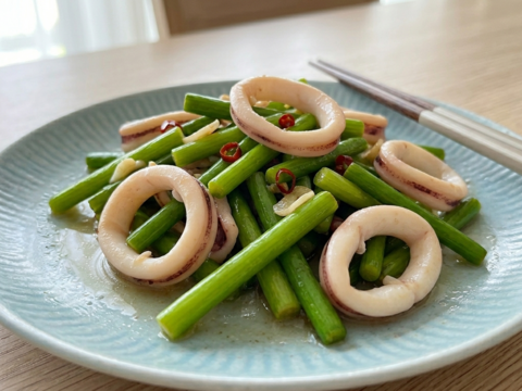 ✨希少！国産ニンニクの芽　約300g✨採れたて直送｜やわらかく甘い春のごちそう🥬農薬・化成肥料不使用✨