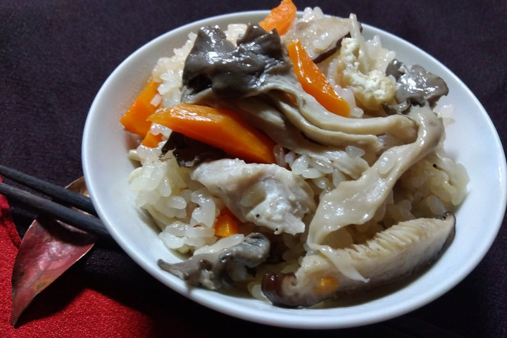 「コシヒカリ4.5合」と「もち米0.5合」で作る秋のきのこごはん