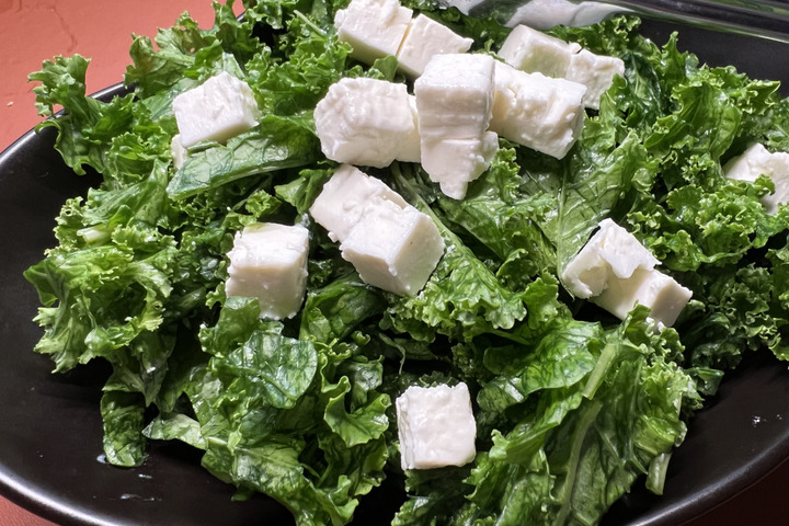 カーリーケールの塩もみサラダ