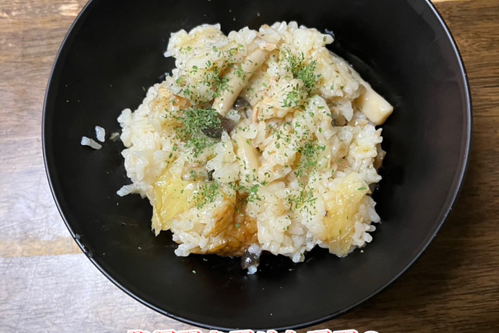 【春の香り】新玉ねぎとキノコの旨味たっぷり炊き込みご飯