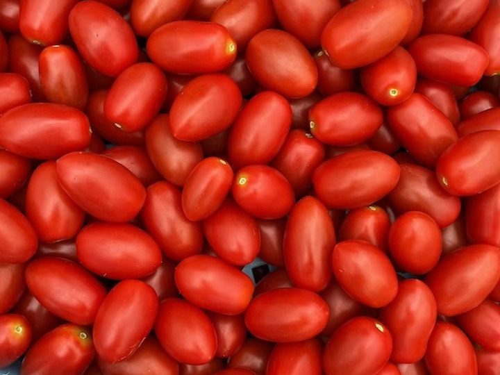 スーパーには並ばない完熟収穫！カビなどの発生を極力抑えるためにヘタなし収穫♪