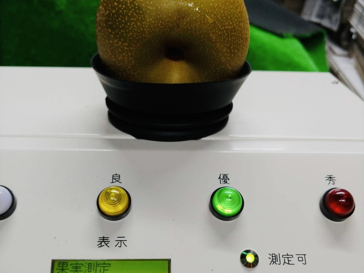 光センサーで糖度を計測