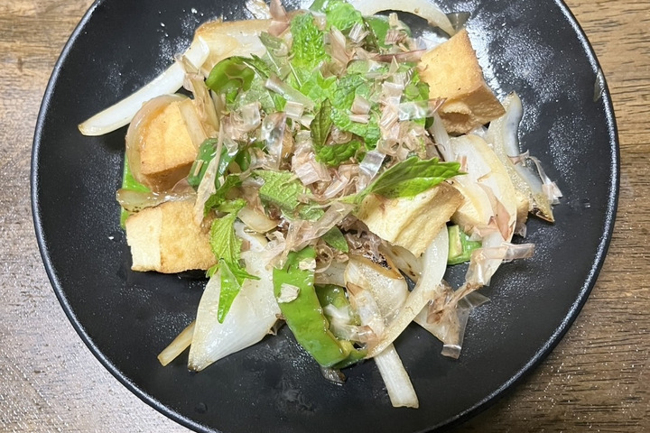 玉ねぎとピーマンのおかかポン酢炒め