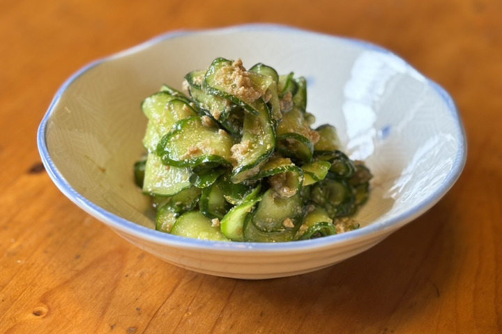 とりそぼろときゅうりの和え物