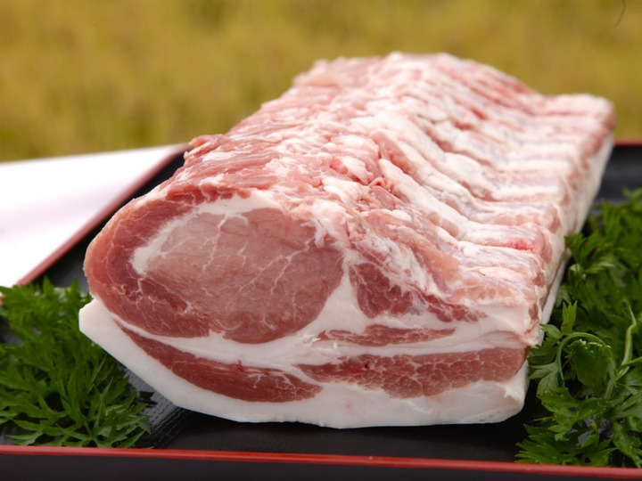 自社農場一貫生産豚肉
