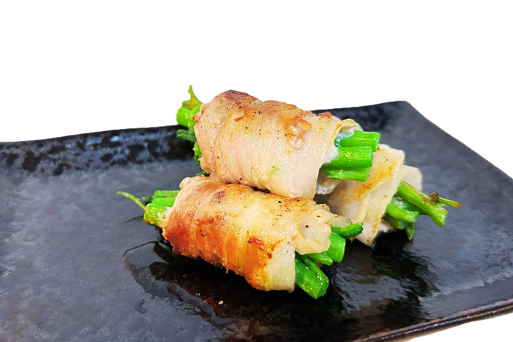 柔らかモロヘイヤ茎の豚バラ巻き