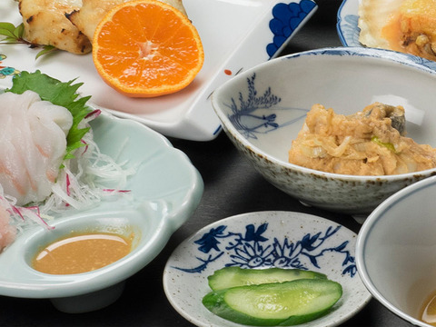 激安❗️卸価格‼️ 高級料亭で使用されているアンコウ❗　鮟鱇　青森産　キアンコウ
1匹4〜6kg 余った他の魚があればサービスで同梱致します⭐️