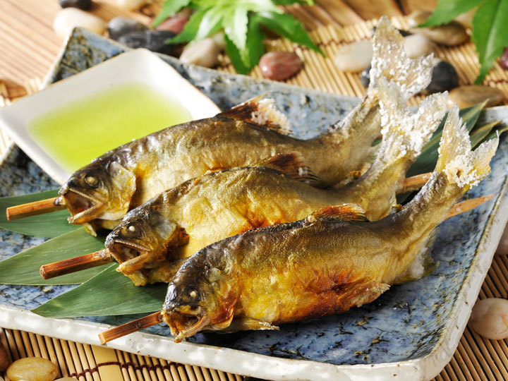 夏ギフト】カンタン便利！あゆの塩焼き(10尾入) びわ湖産鮎育成：滋賀