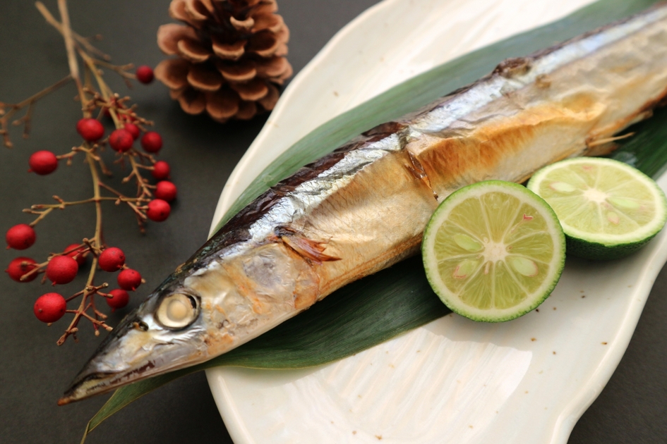 カボスを添えた焼き魚